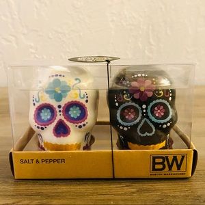 Sugar Skull salt & pepper shaker set